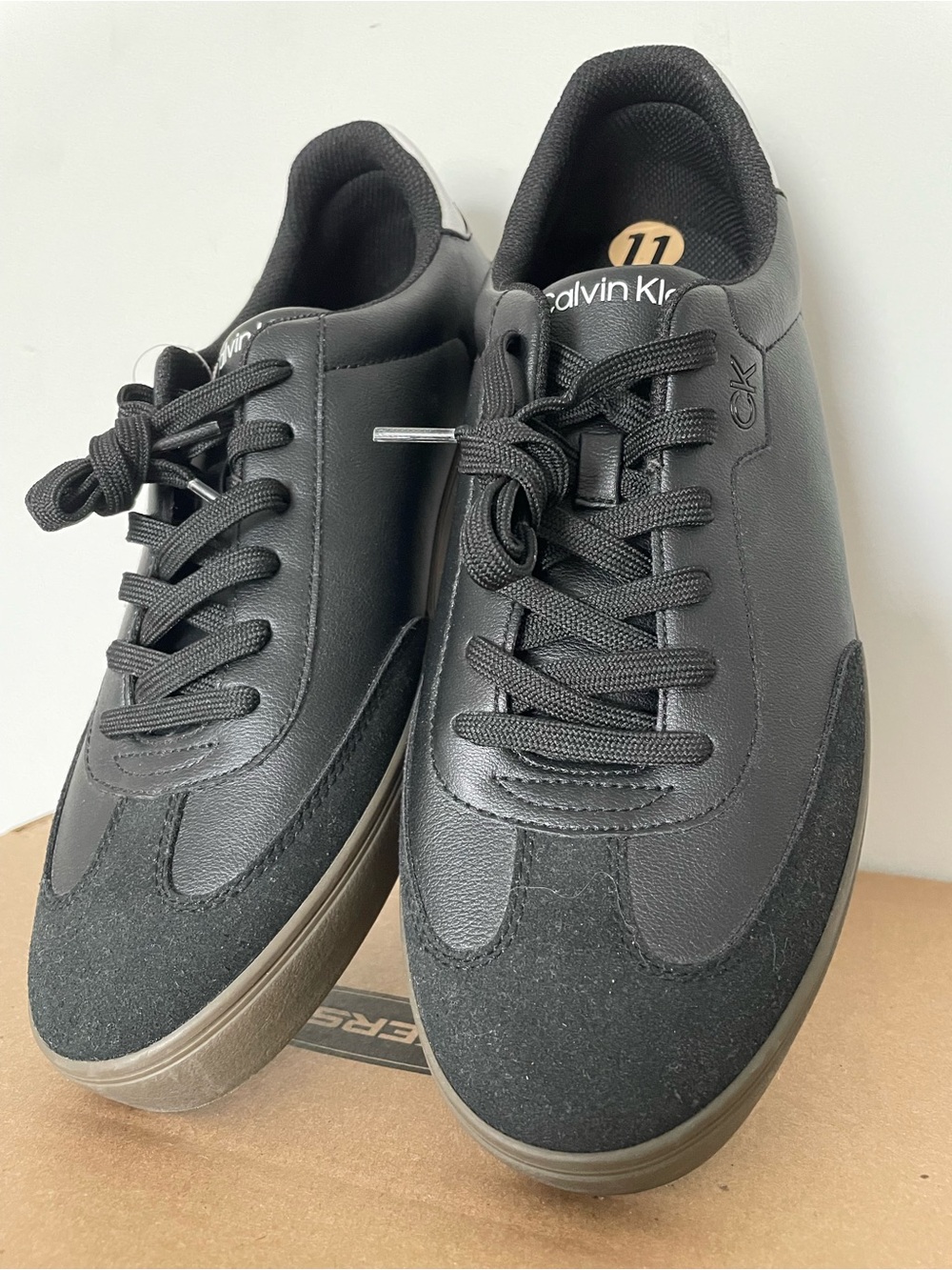 Calvin Klein Mens Lace Up Sneakers Size 11 Classic Fashion Preppy Black Logo NEW